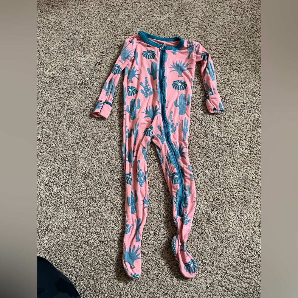 Kickee pant sleeper